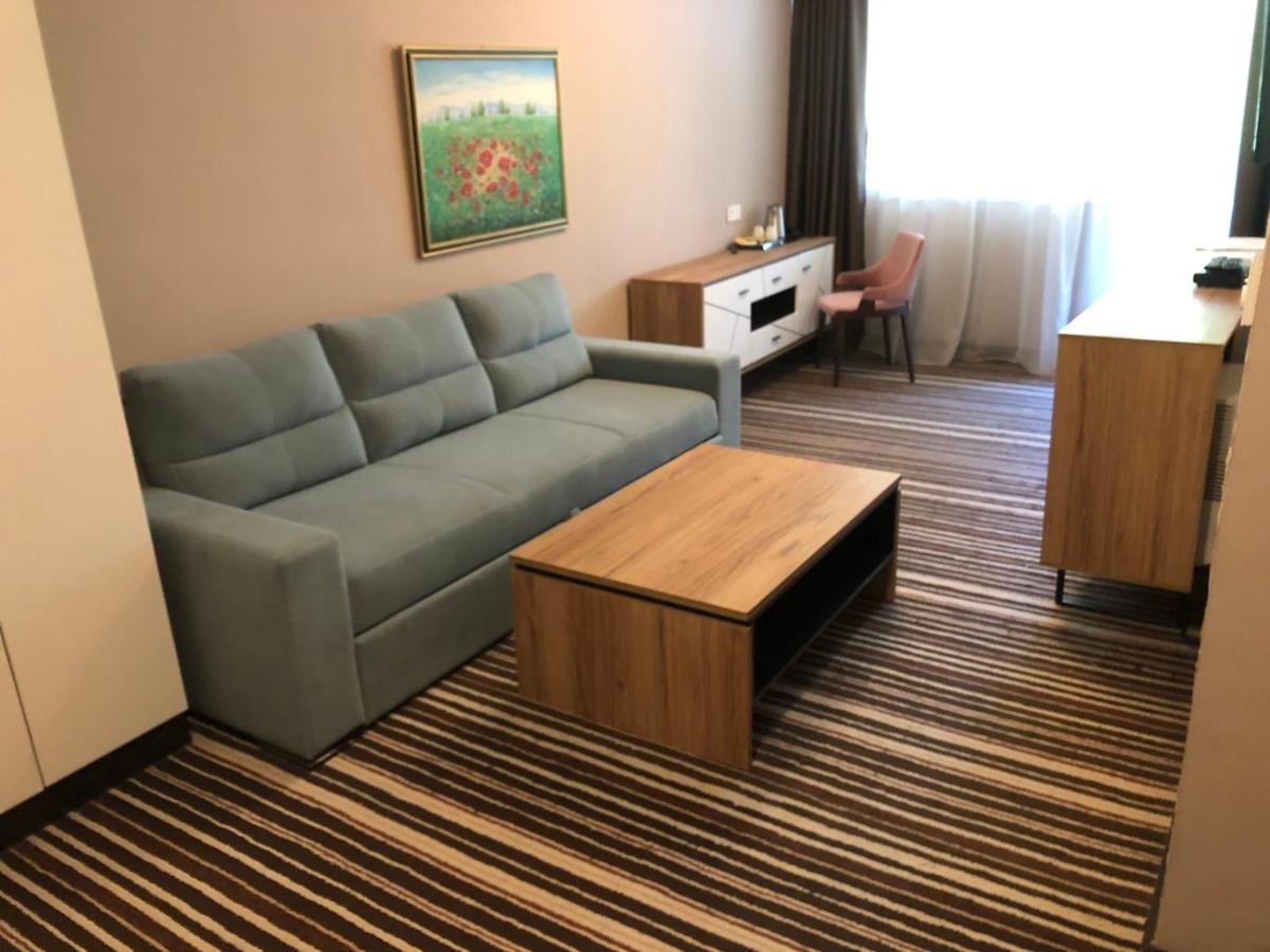 Garden City Hotel קונייץ' מראה חיצוני תמונה